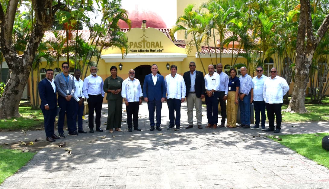 Instituto Politécnico Loyola presenta al ministro de Agricultura proyectos de innovación para fortalecer el sector agropecuario