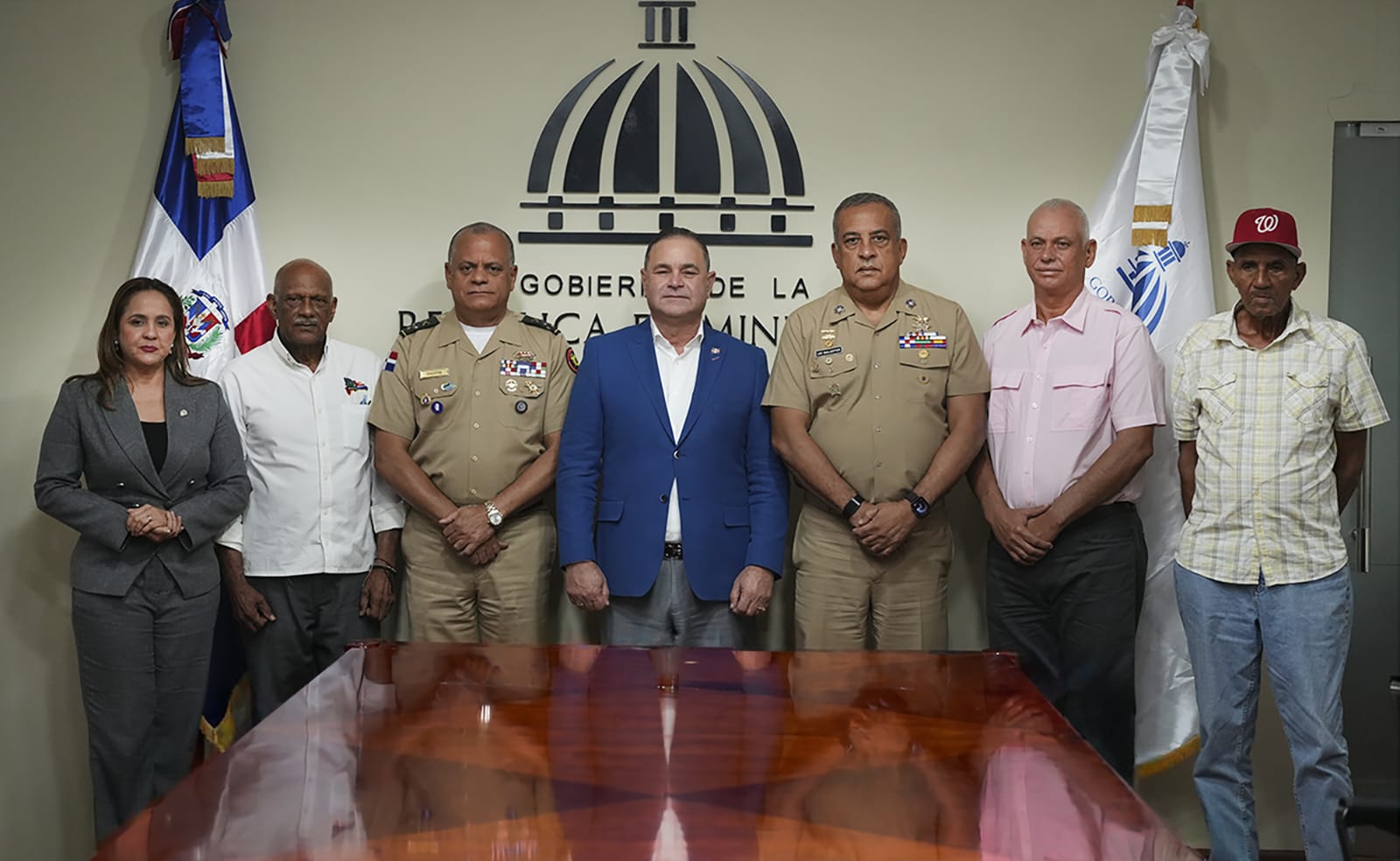Agricultura, Defensa y Migración acuerdan acciones conjuntas con productores de arroz y banano para garantizar producción y avanzar hacia la mecanización